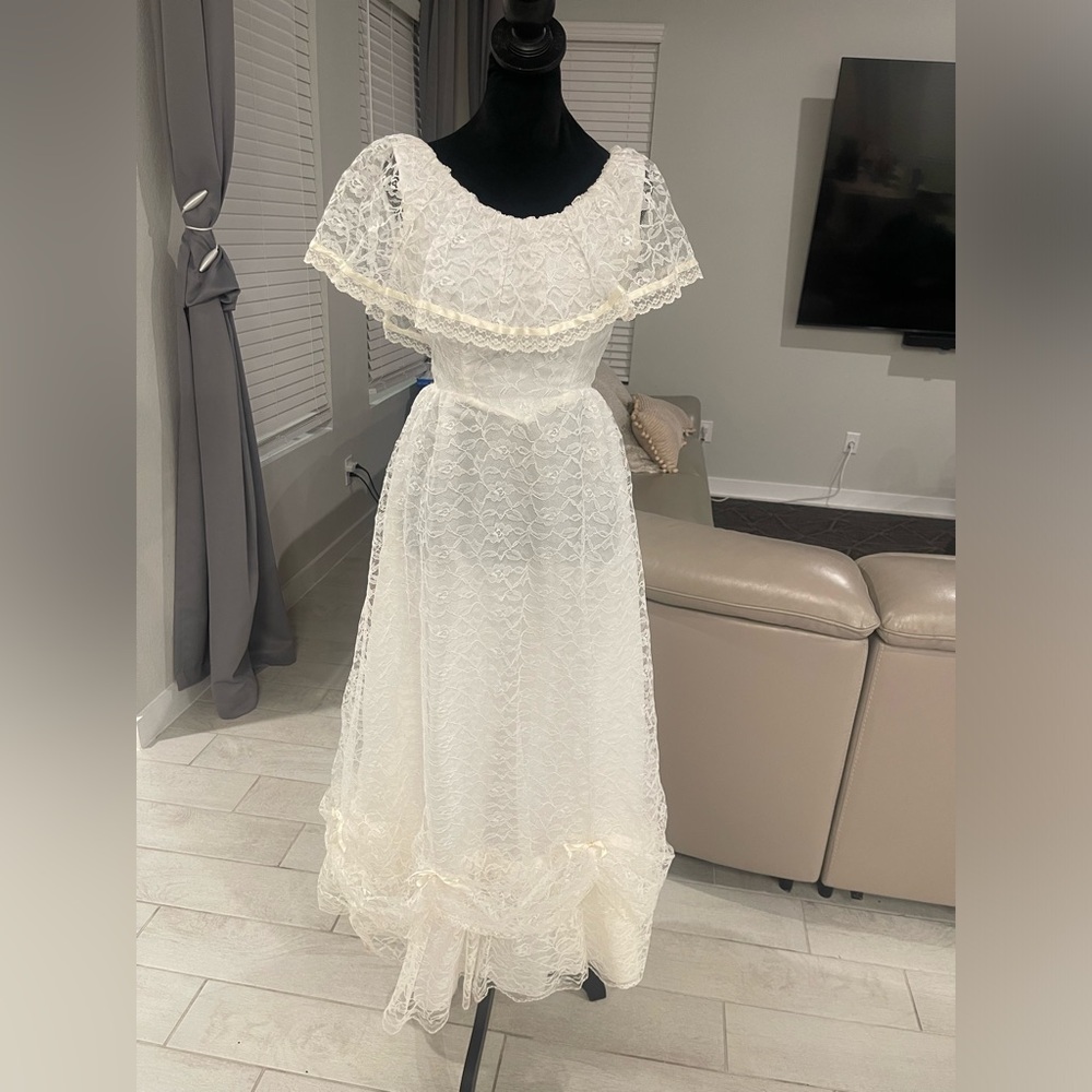 Vintage union made 70s Prairie Maxi Dress Lace Gown Victorian cottagecore XXS